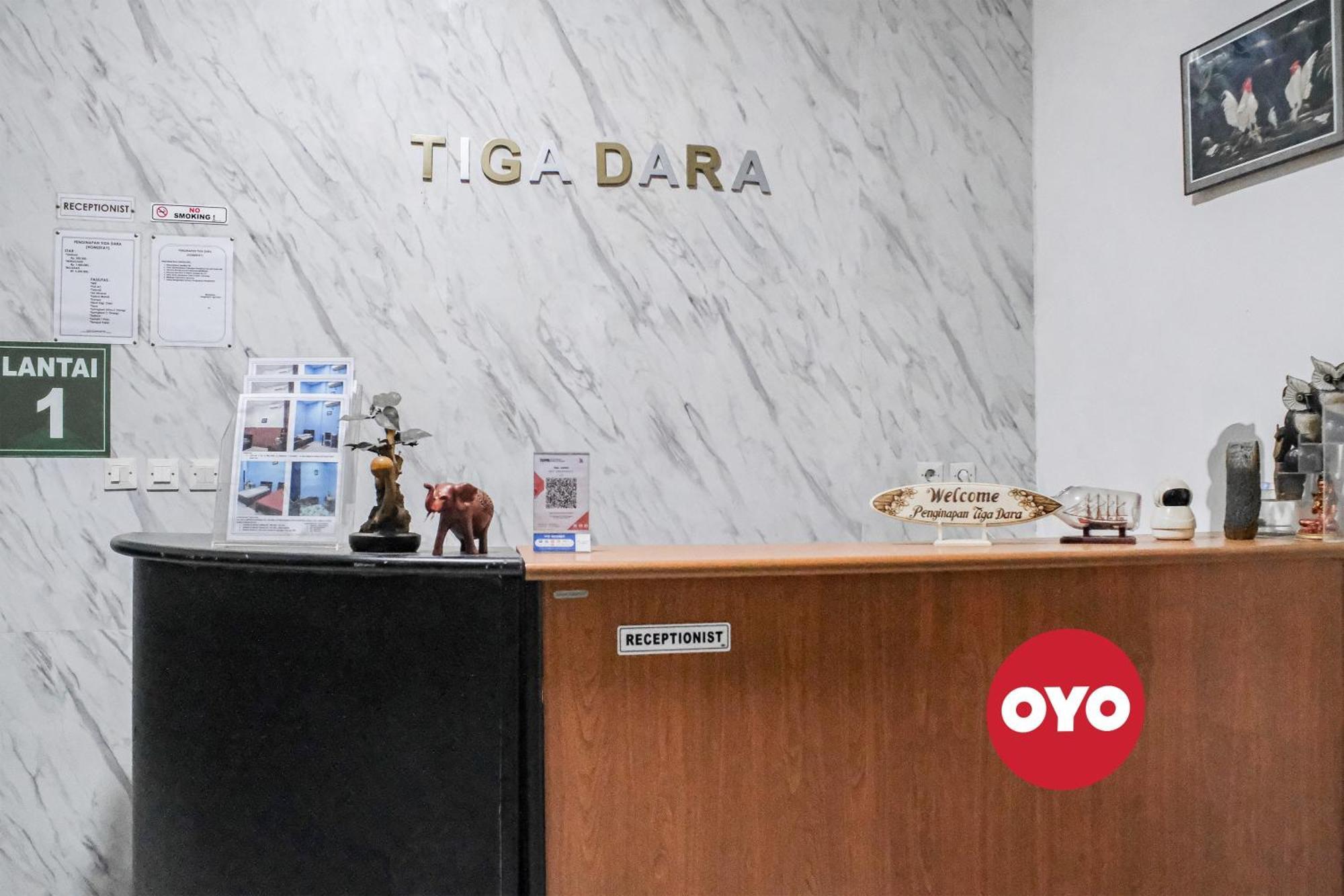 Oyo 93117 Penginapan Tiga Dara Jayapura Exterior foto