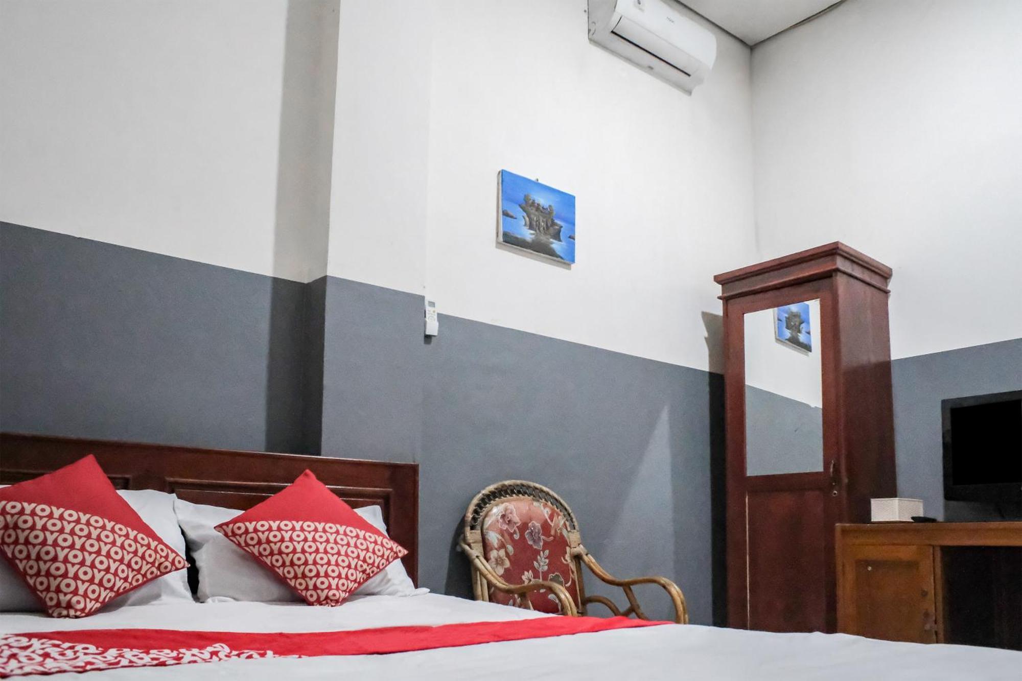 Oyo 93117 Penginapan Tiga Dara Jayapura Exterior foto